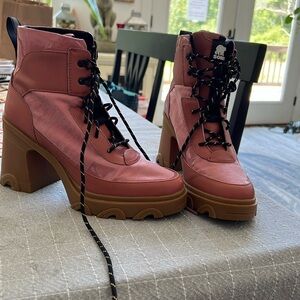 Sorel Brex Heel Lace Bootie. Pink.